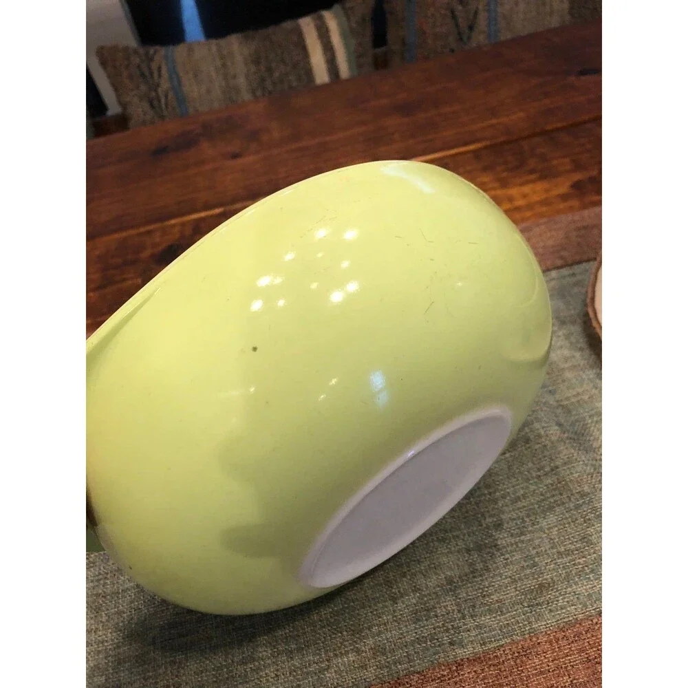 Pyrex Mixing/Casserole Bowl Lime Green 024